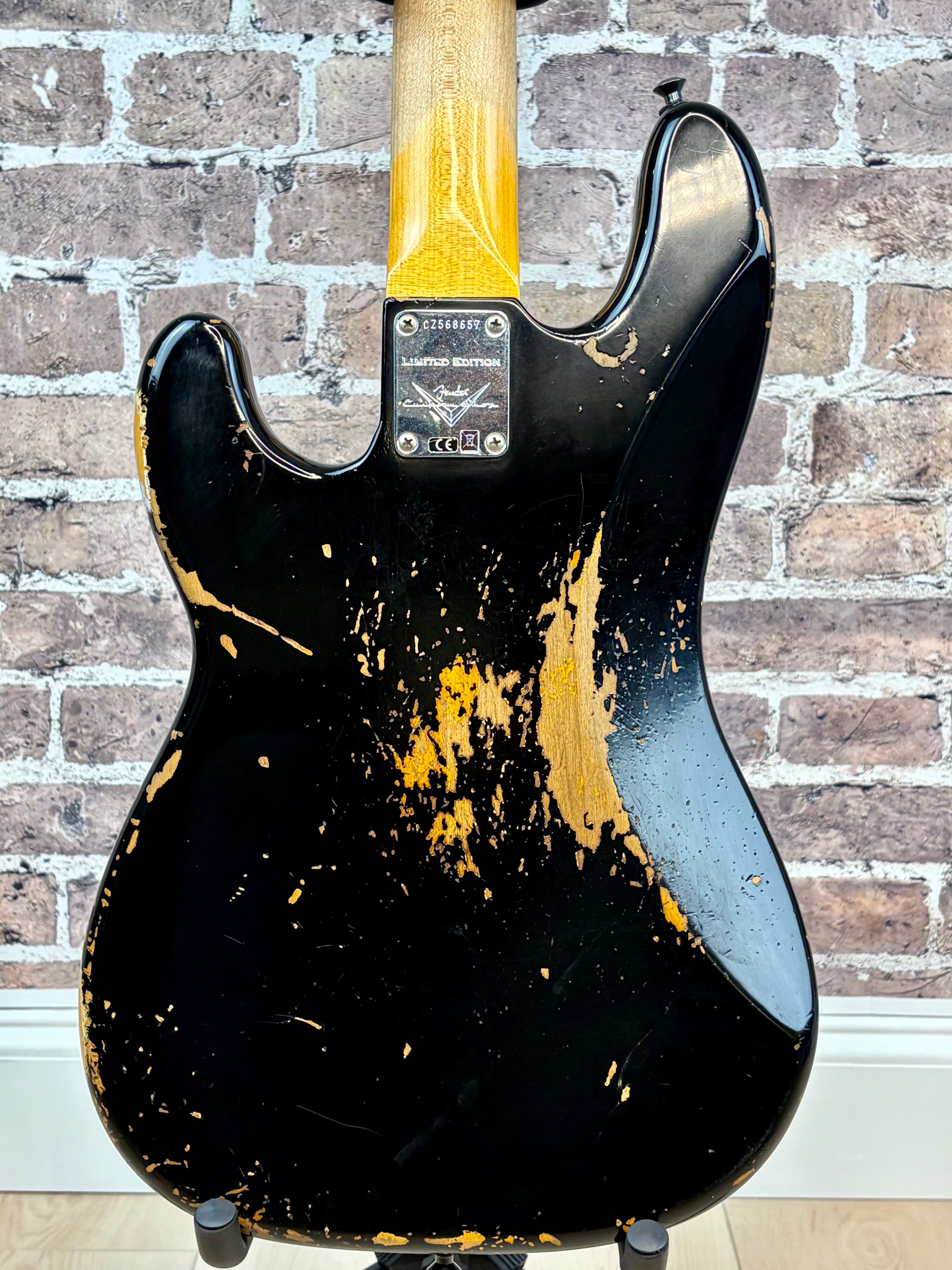 Fender Custom Shop 1960s Precision Bass Heavy Relic – Black