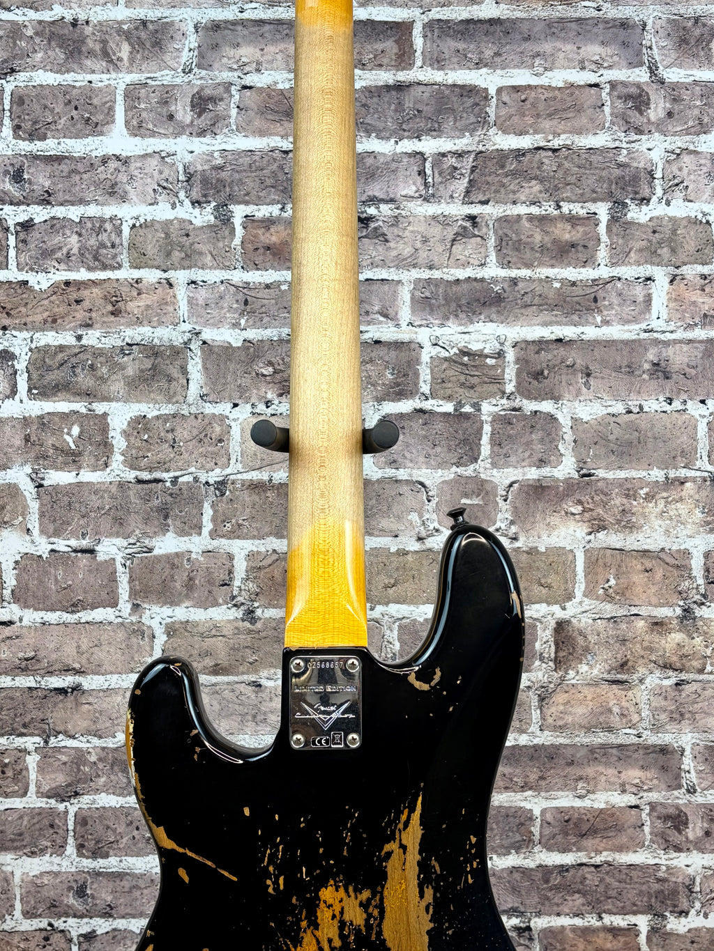 Fender Custom Shop 1960s Precision Bass Heavy Relic – Black