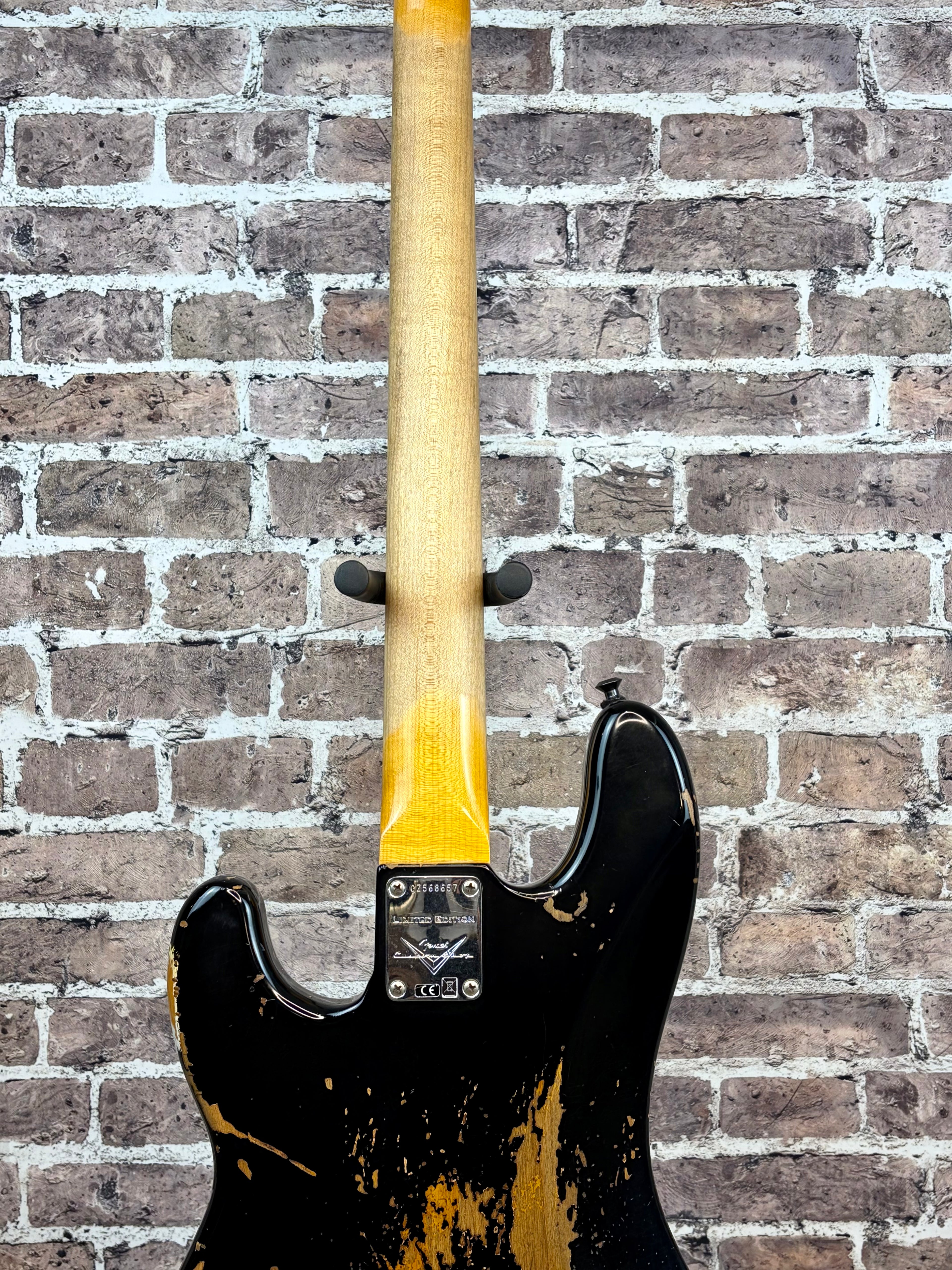 Fender Custom Shop 1960s Precision Bass Heavy Relic – Black