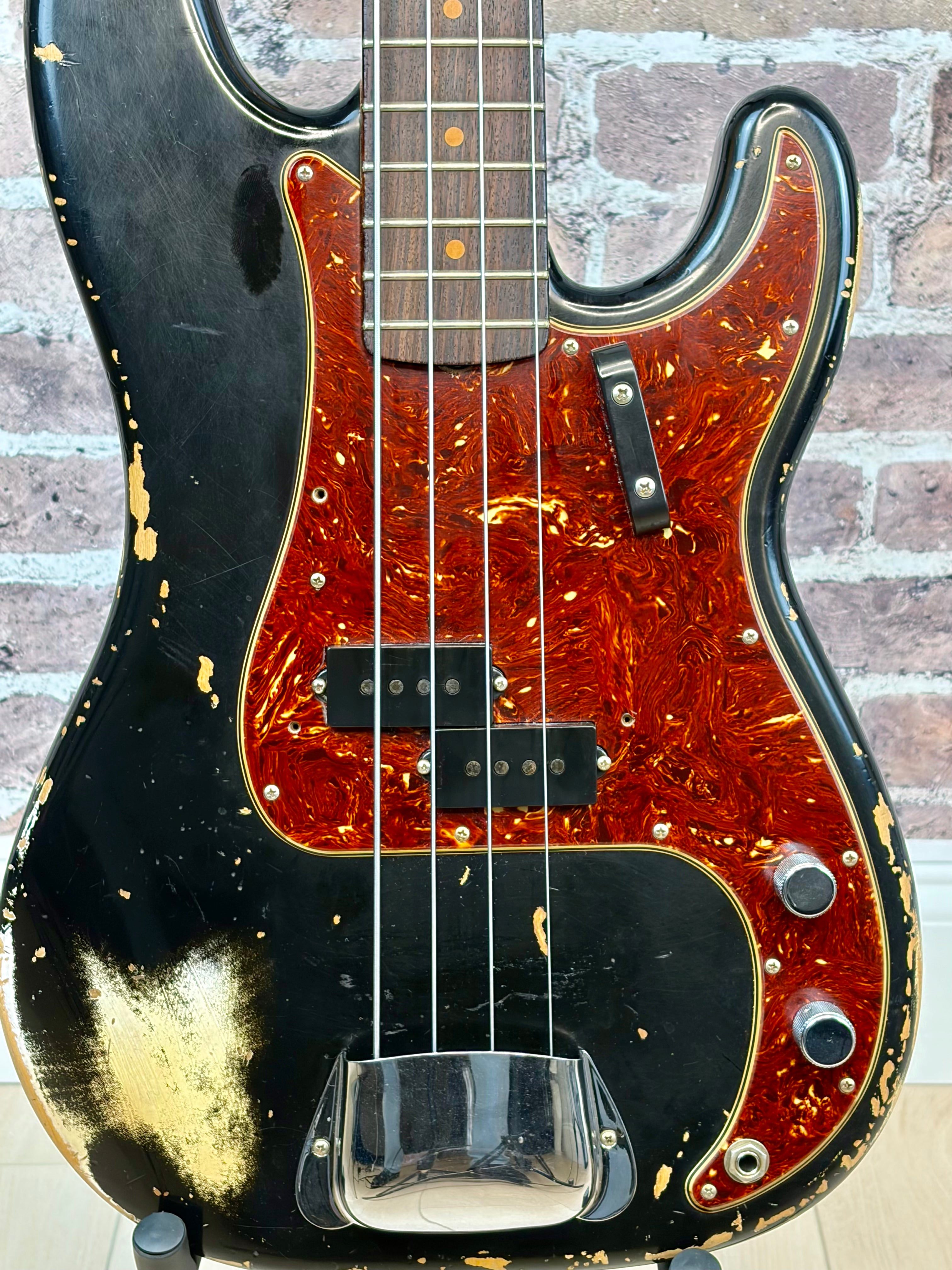 Fender Custom Shop 1960s Precision Bass Heavy Relic – Black