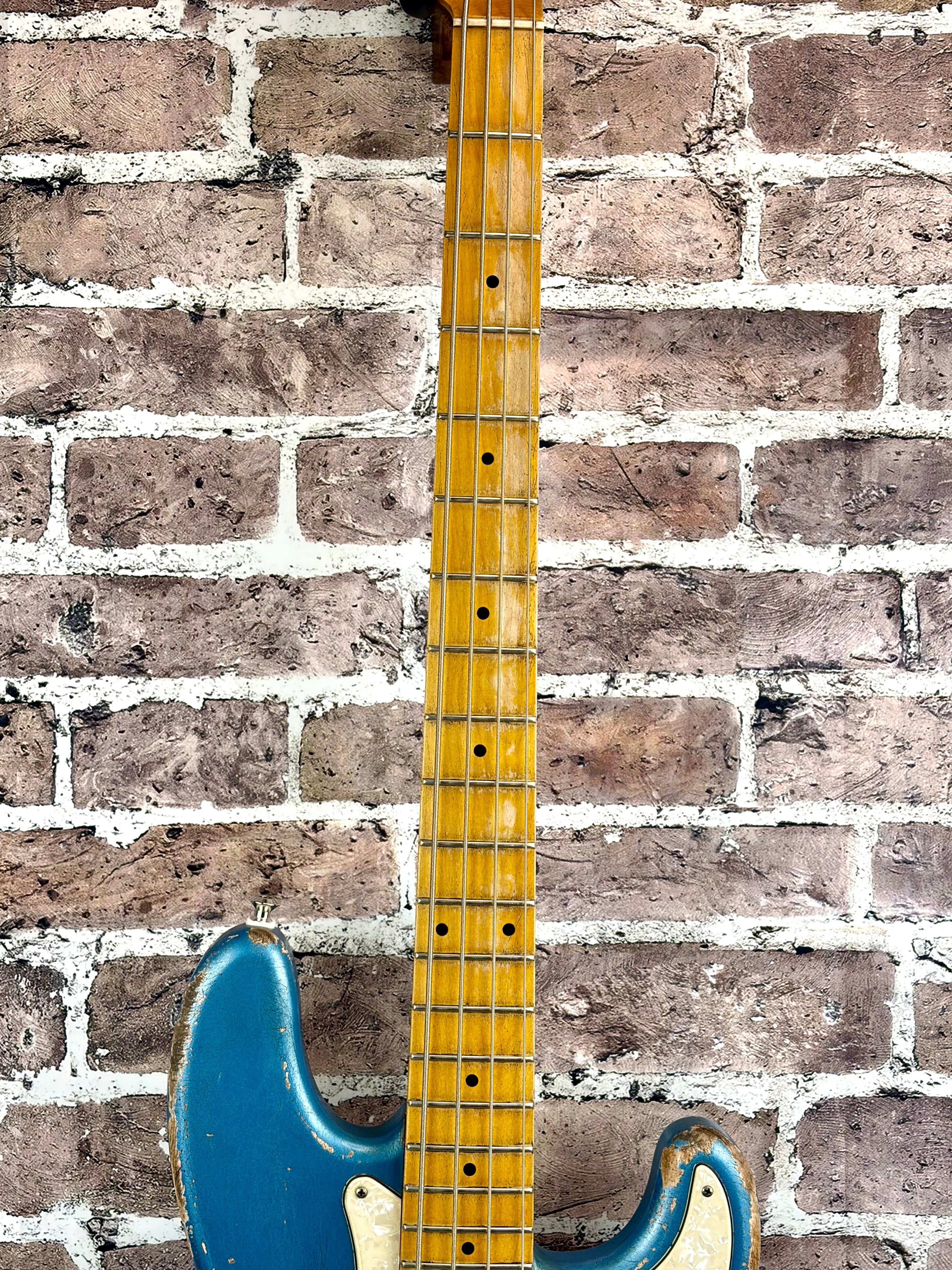 Alnus Handmade Heavy Relic Precision Bass