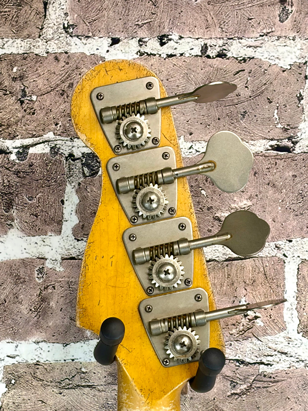 Alnus Handmade Heavy Relic Precision Bass