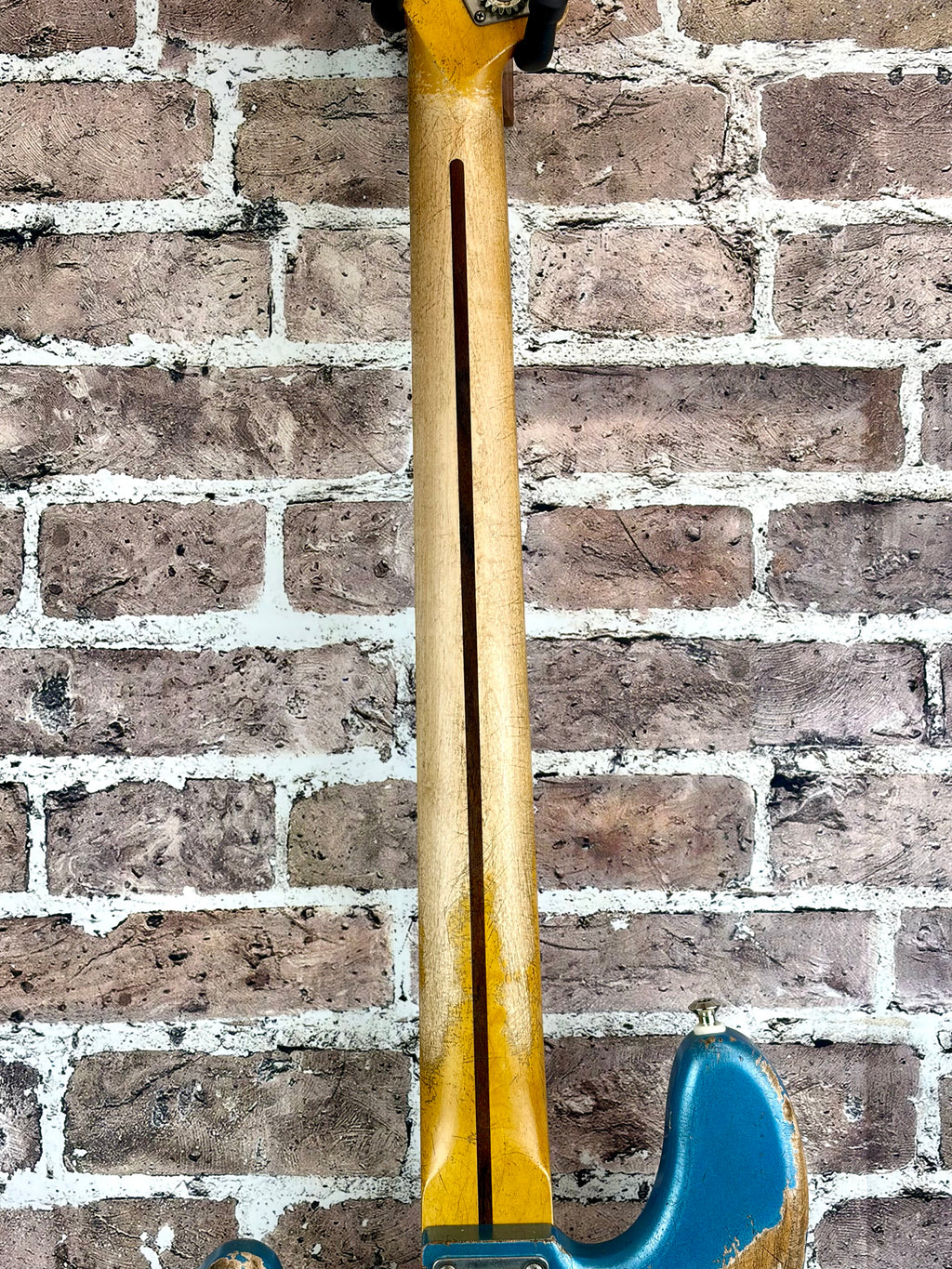 Alnus Handmade Heavy Relic Precision Bass